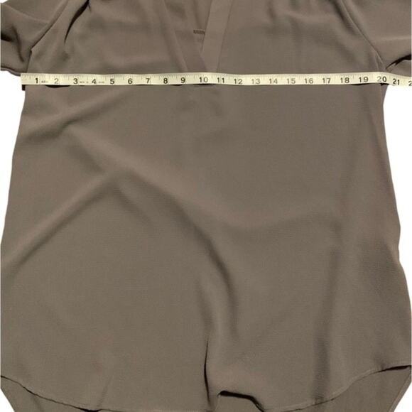 Perfect Peach Blouse Top V neck 3/4 Sleeve Grey Size Small - Picture 8 of 8